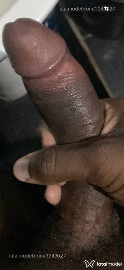 Acompanhante homem morena (o) de olhos pretos - Pretinhoo