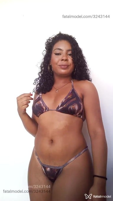 Acompanhante mulher morena (o) de olhos castanhos em Goiânia - Yasmin