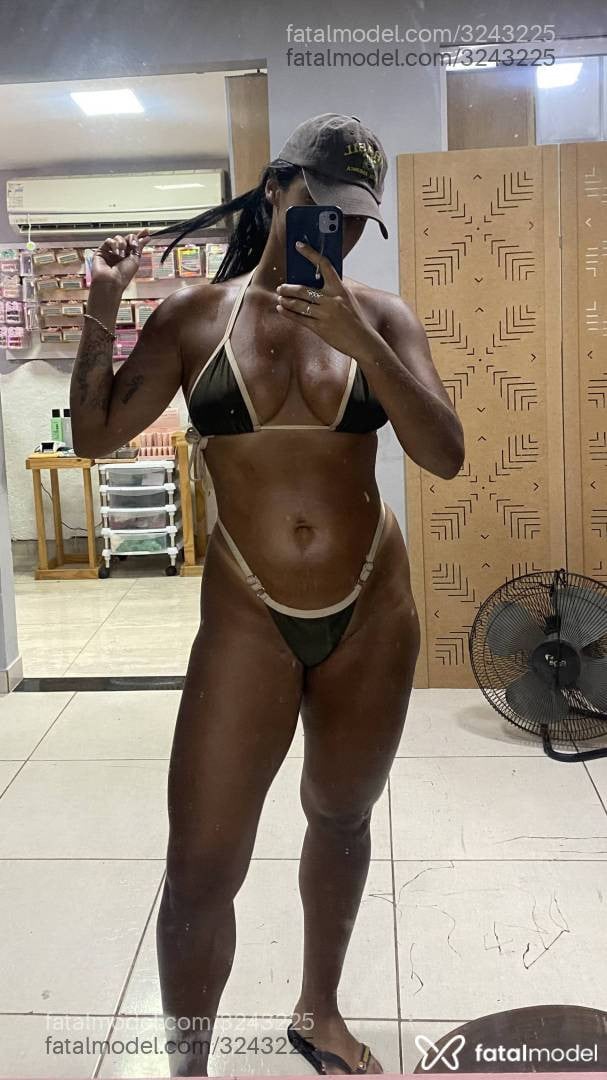 Acompanhante mulher morena (o) de olhos castanhos - Ágatha