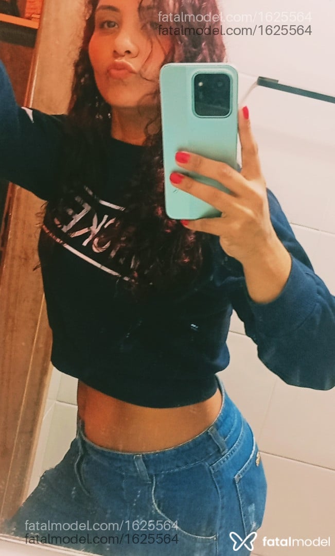 Acompanhante mulher morena (o) de olhos castanhos - Agatha Castro