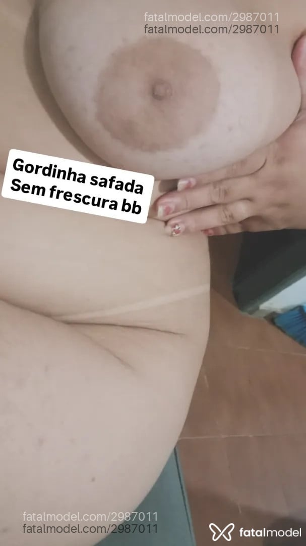 Acompanhante mulher ruiva (o) de olhos castanhos - Pixsiana