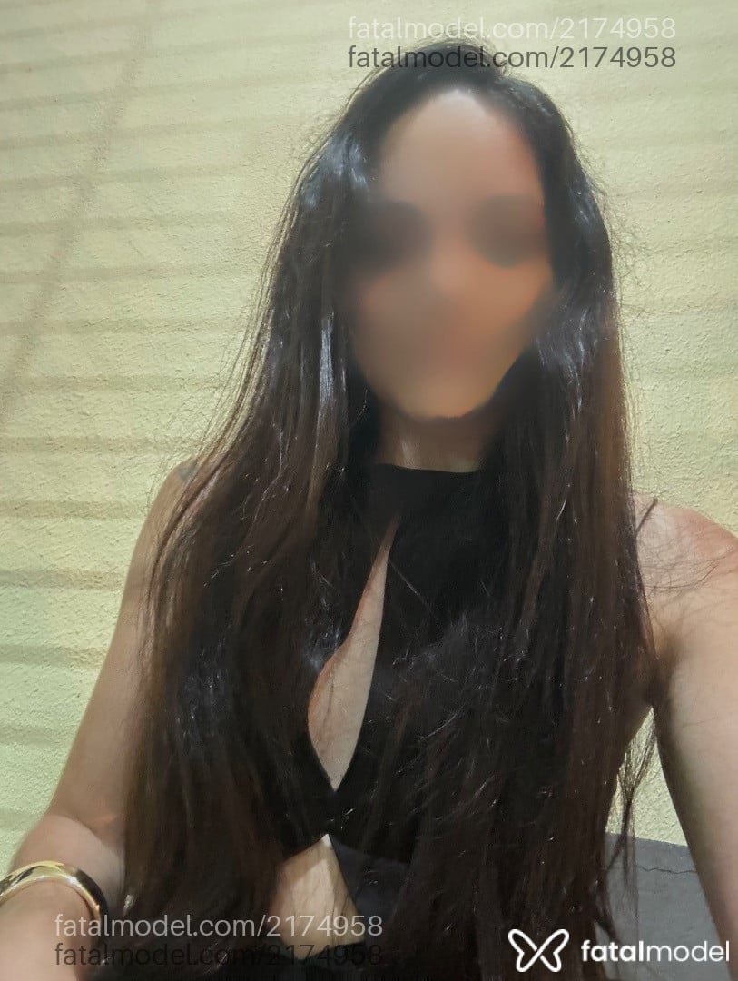 Acompanhante mulher morena (o) de olhos verdes - Nicole