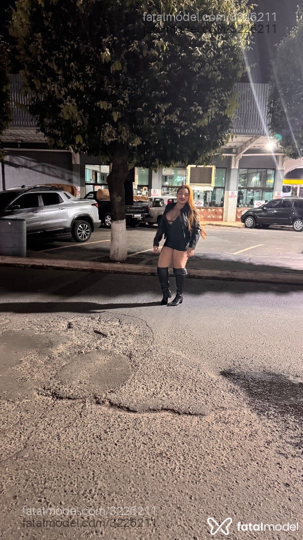 Acompanhante mulher ruiva (o) de olhos castanhos - Vívian