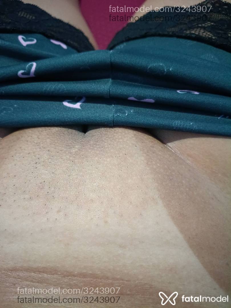 Acompanhante mulher morena (o) de olhos castanhos - Carla