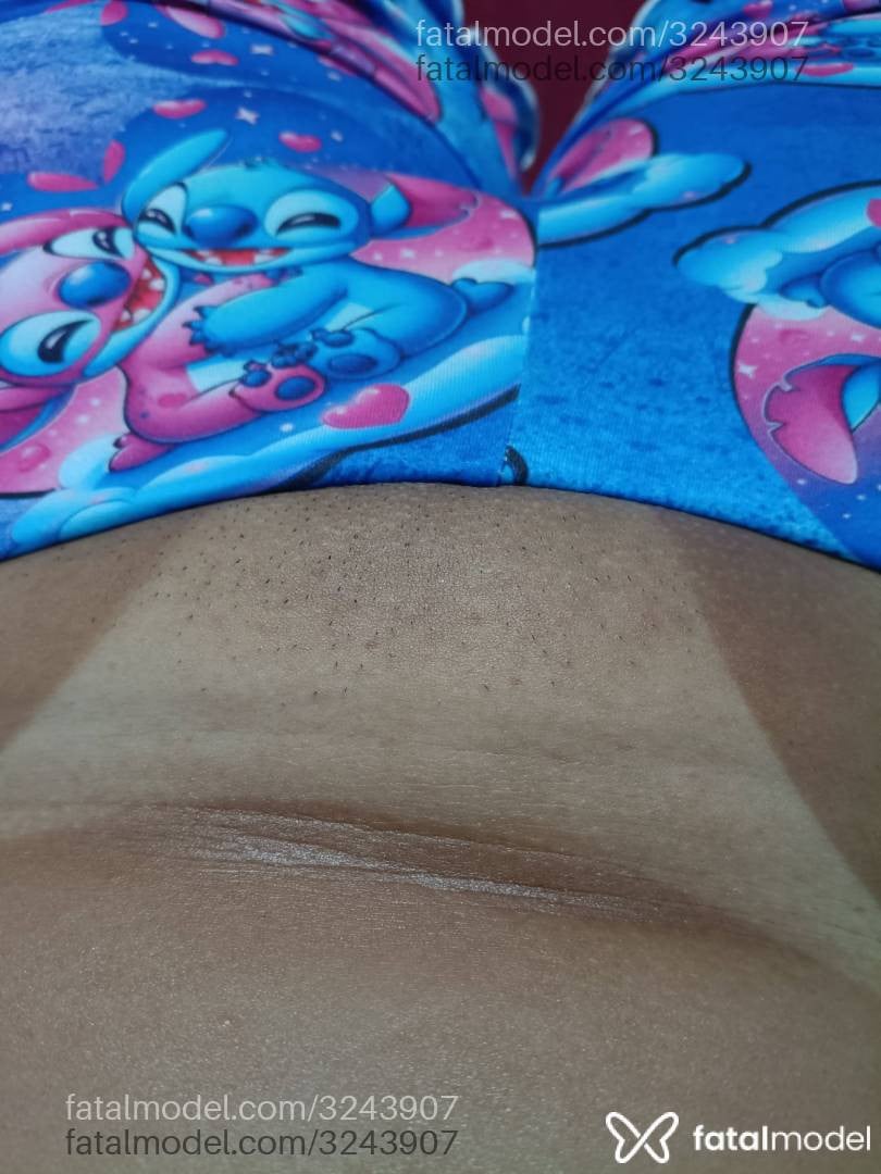 Acompanhante mulher morena (o) de olhos castanhos - Carla