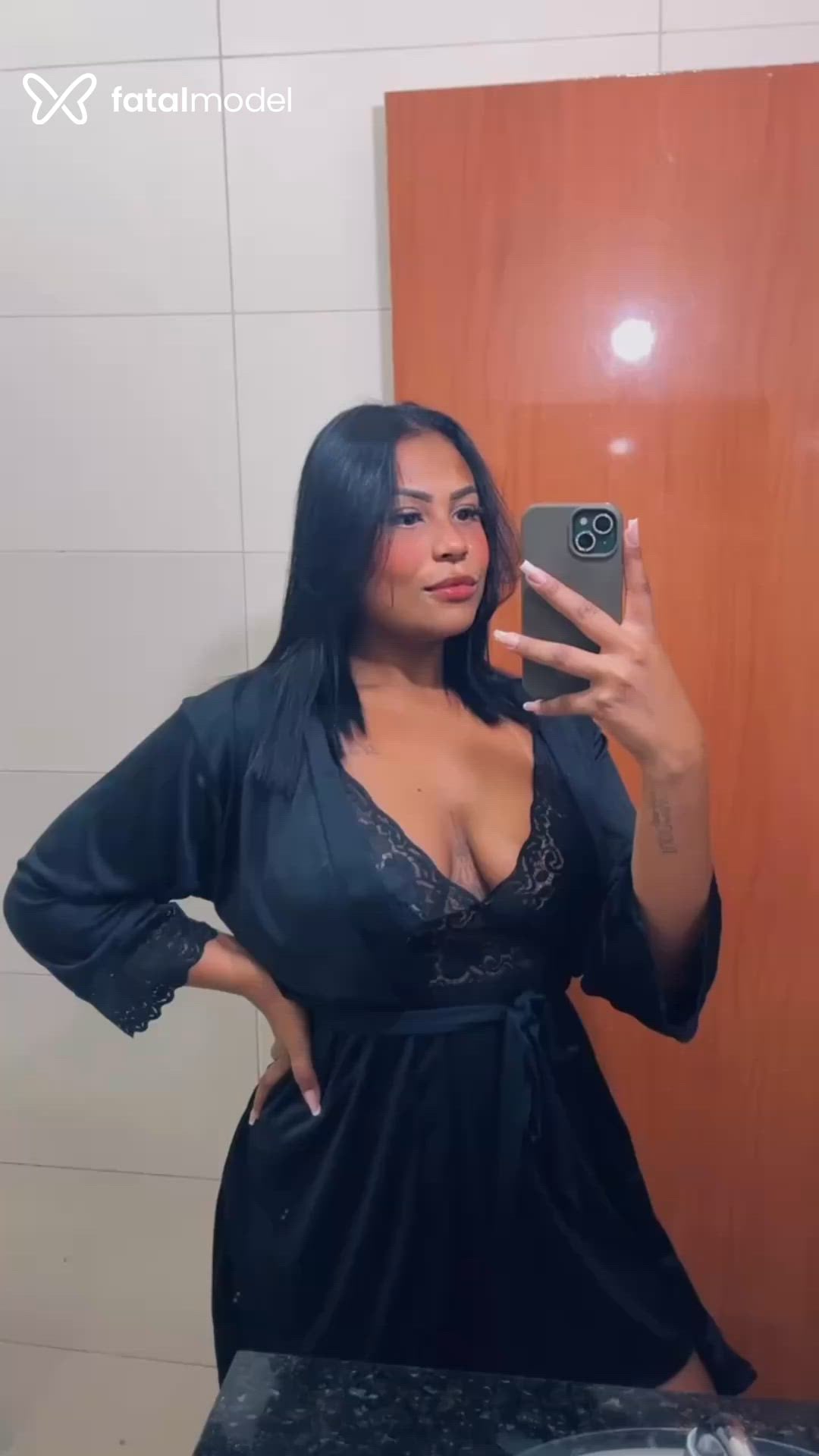 Acompanhante mulher morena (o) de olhos pretos - Agatha Souza