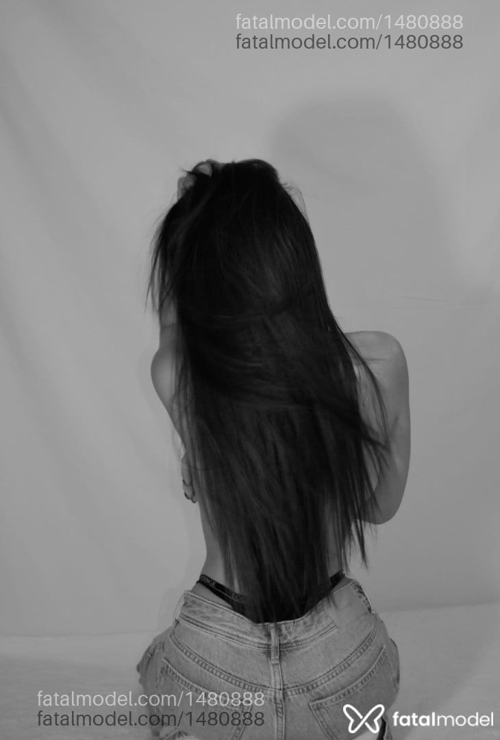 Acompanhante mulher morena (o) de olhos pretos - Lara