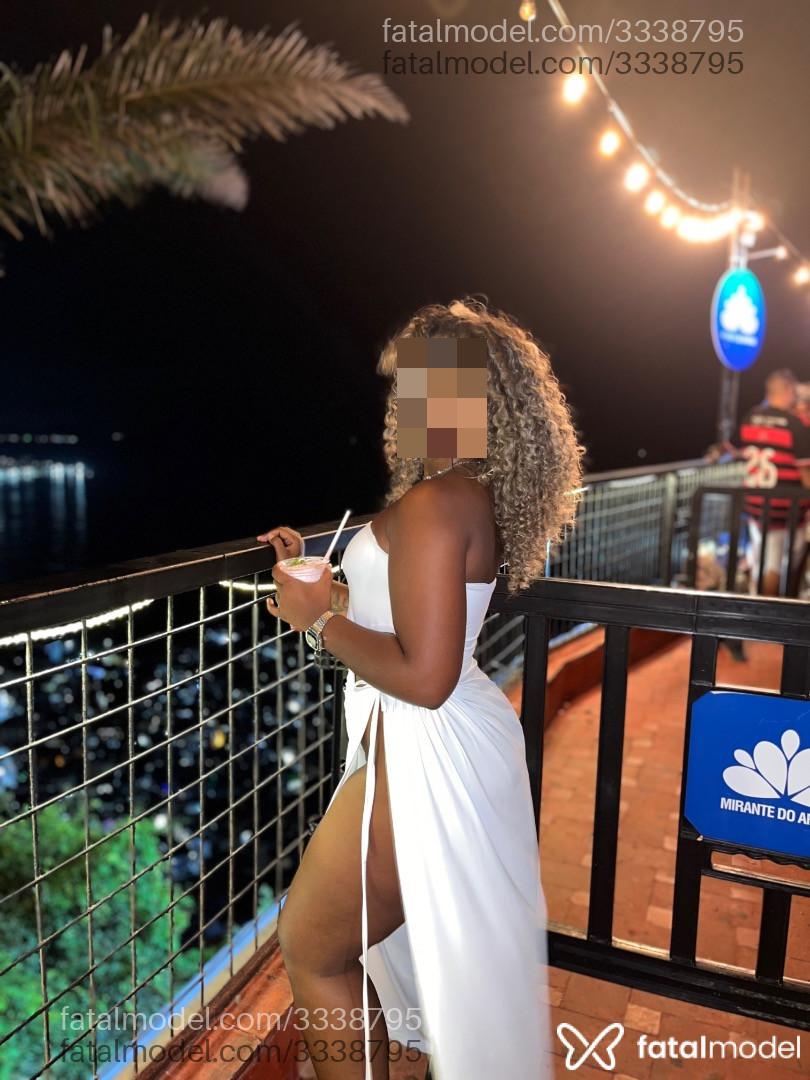 Acompanhante mulher morena (o) de olhos castanhos - Leticia