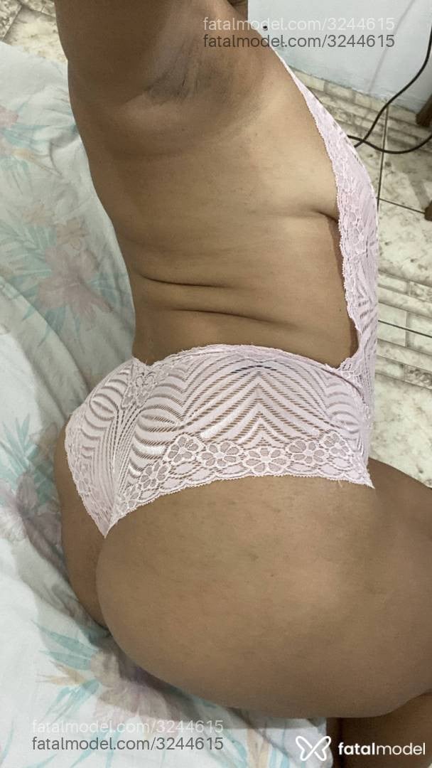 Acompanhante mulher loira (o) de olhos castanhos - Melissa Belini