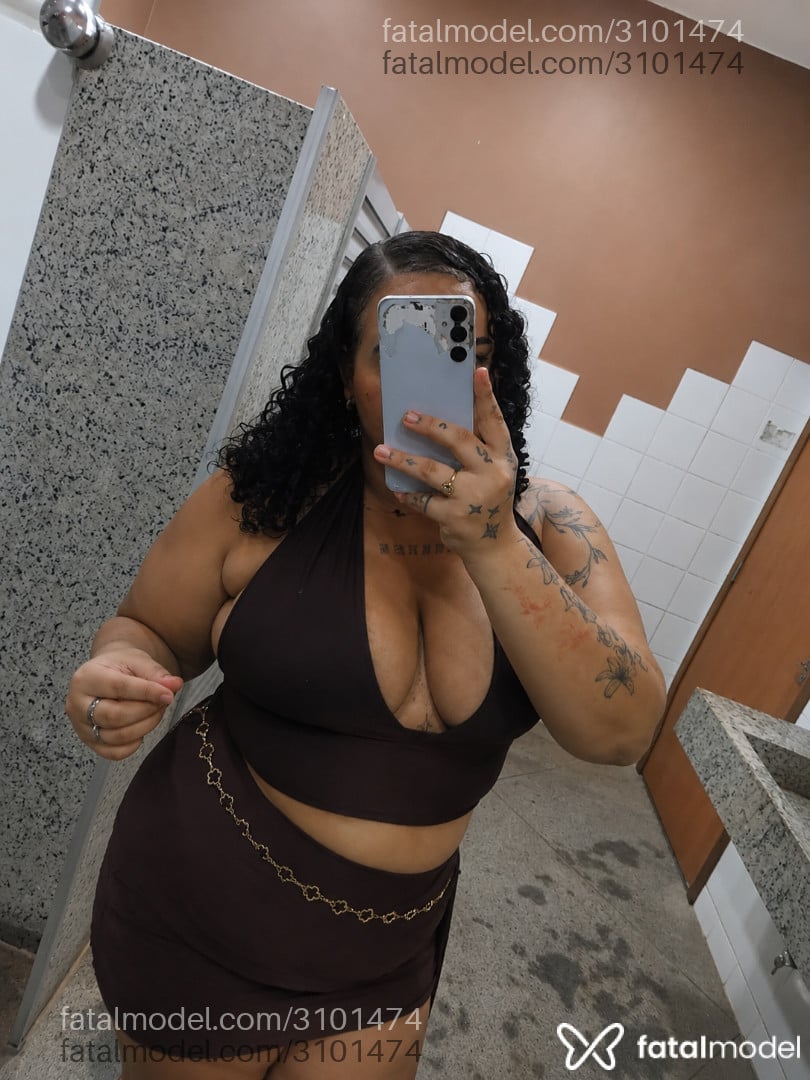 Acompanhante mulher morena (o) de olhos verdes - Sabrina