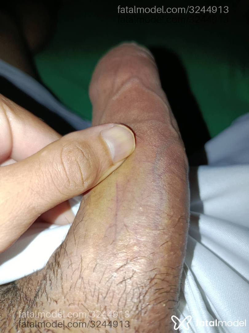 Acompanhante homem com cabelo castanho de olhos castanhos em Serra Acompanhante homem com cabelo castanho de olhos castanhos em Serra - Arlindo