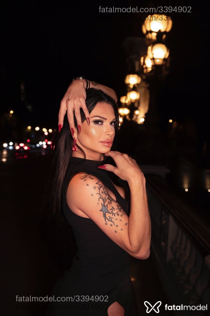 Acompanhante mulher trans morena (o) de olhos castanhos - Bela Dior