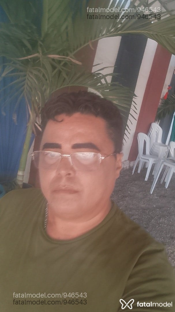 Acompanhante homem com cabelo castanho de olhos castanhos - Fabinho