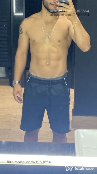 Acompanhante homem morena (o) de olhos castanhos - Kauê