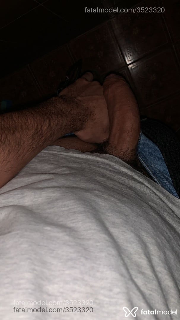 Acompanhante homem morena (o) de olhos castanhos - Armando