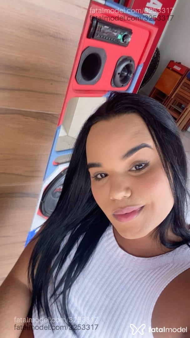 Acompanhante mulher trans morena (o) de olhos pretos - Sabrinna