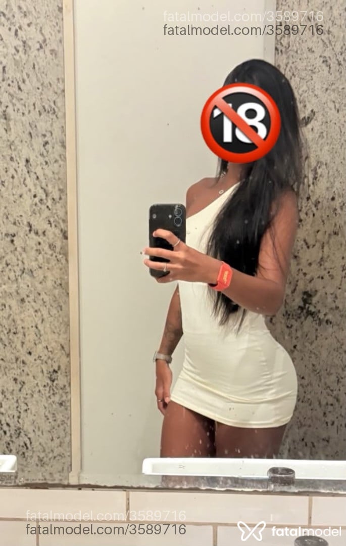Acompanhante mulher morena (o) de olhos pretos - Julinha
