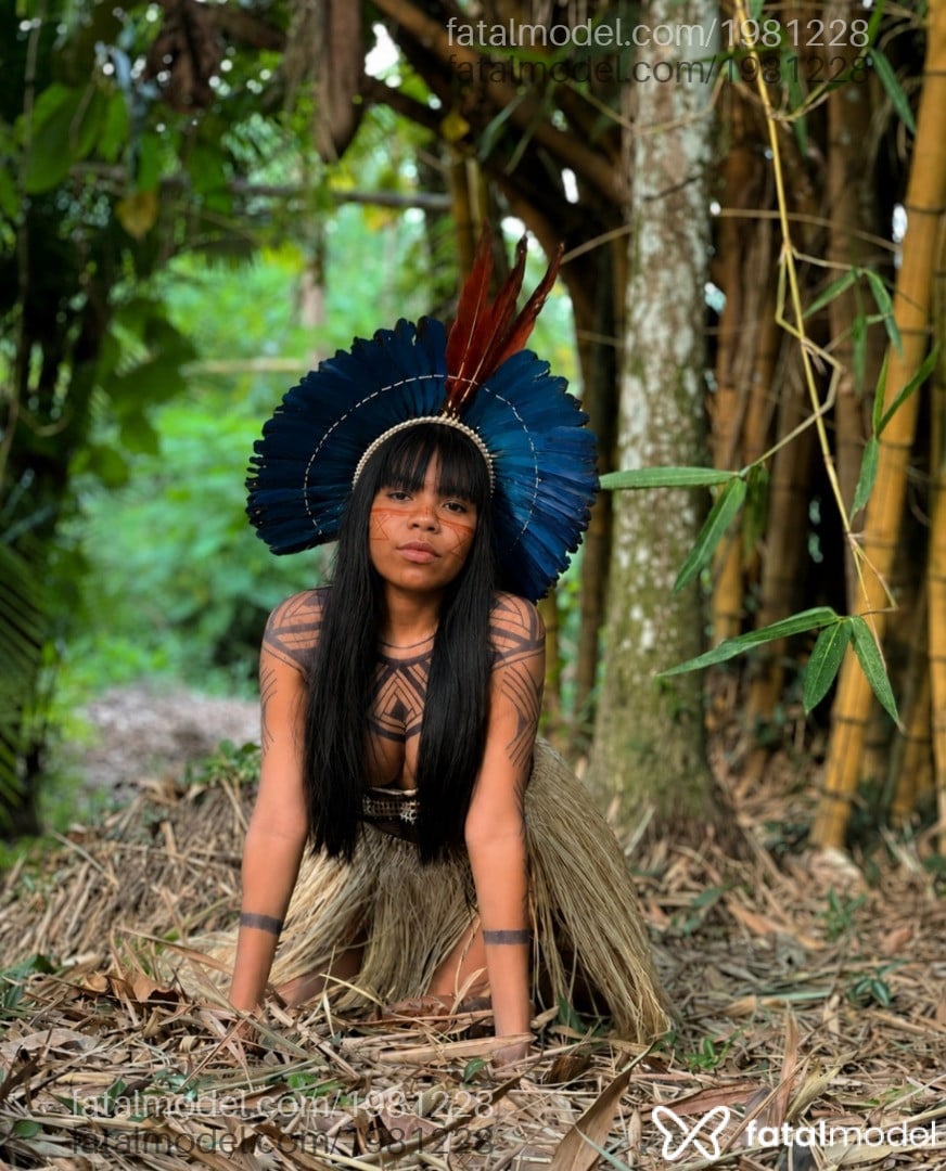 Acompanhante mulher morena (o) de olhos pretos - Catarina