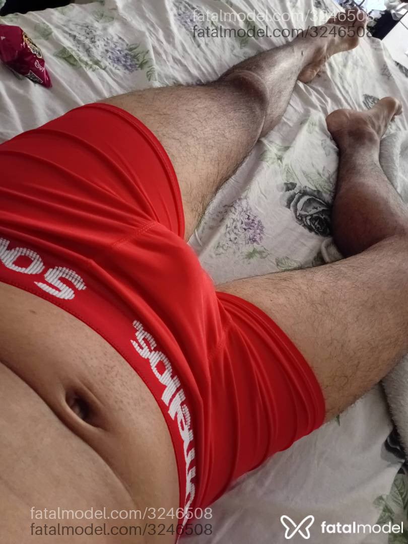 Acompanhante homem morena (o) de olhos pretos em São Mateus do Sul - Ummagrinho