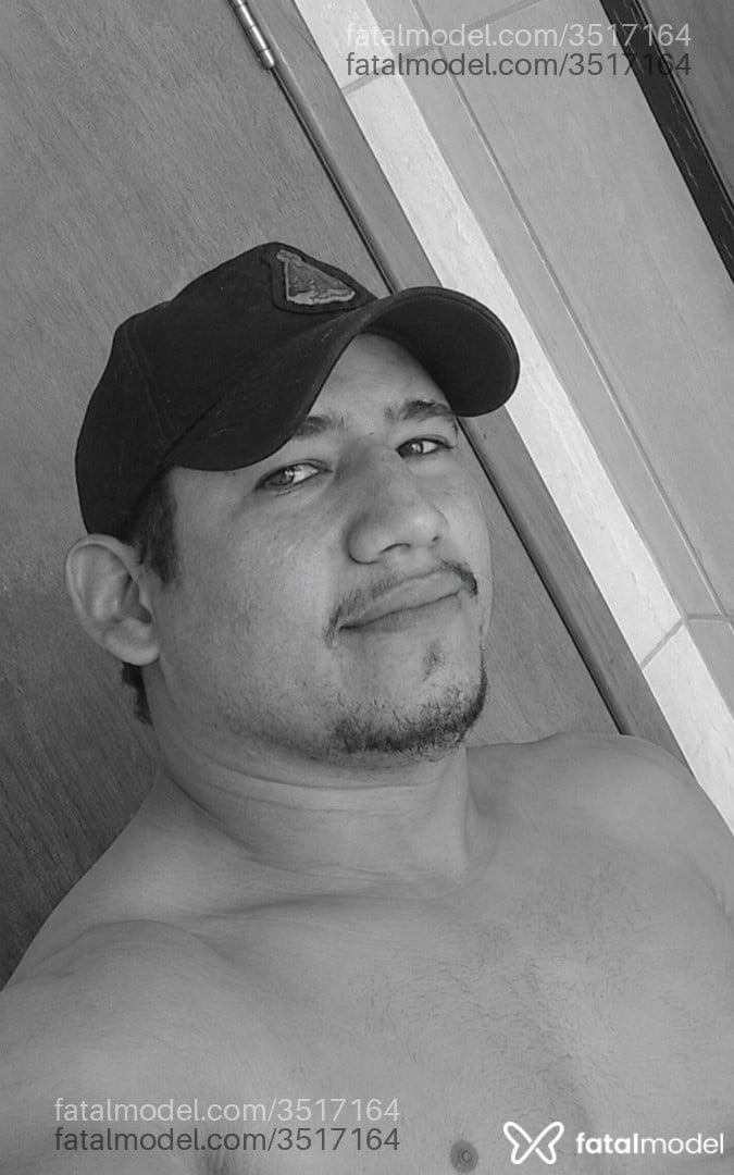 Acompanhante homem com cabelo castanho de olhos mel - Rafael Soares