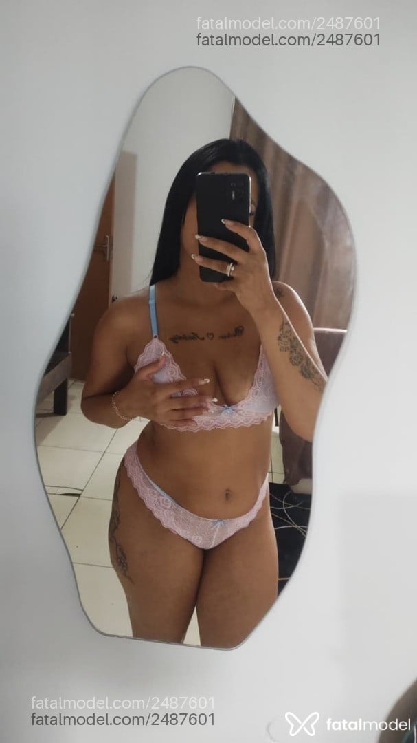 Acompanhante mulher com cabelo castanho de olhos castanhos - Betina