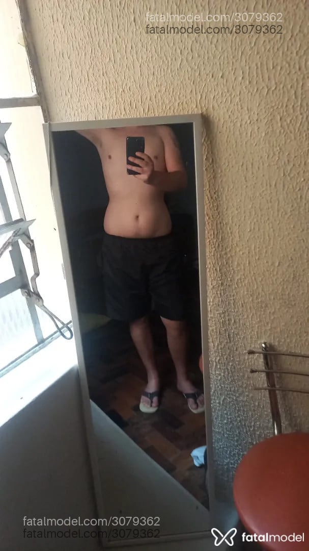 Acompanhante homem com cabelo castanho de olhos verdes - Jhonn