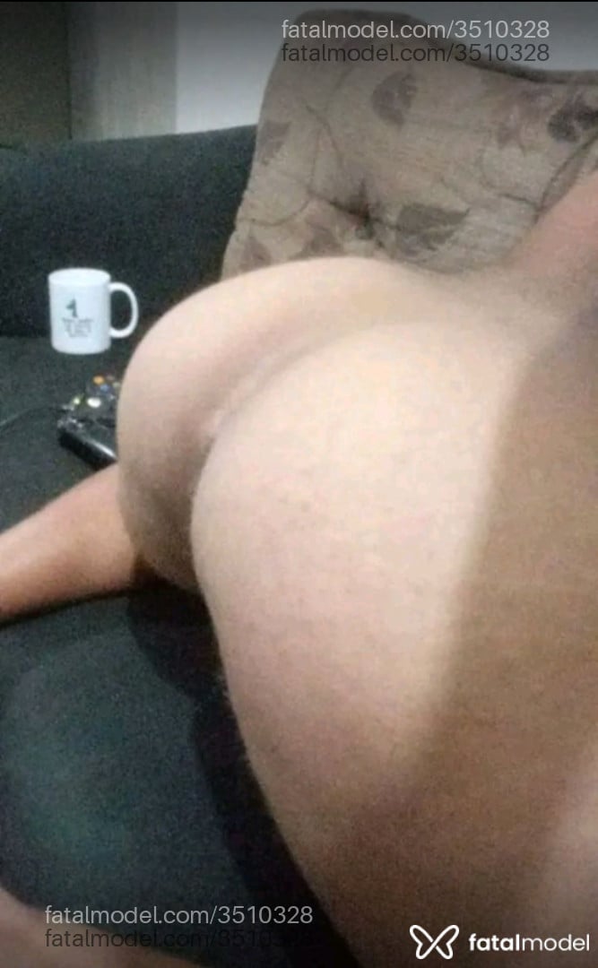 Acompanhante homem com cabelo castanho de olhos castanhos - Hugo