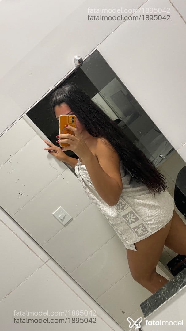 Acompanhante mulher trans morena (o) de olhos castanhos - Yasmin