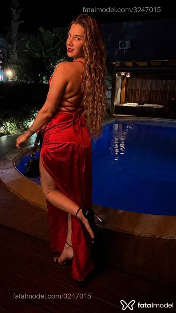 Acompanhante mulher loira (o) de olhos verdes - Bella