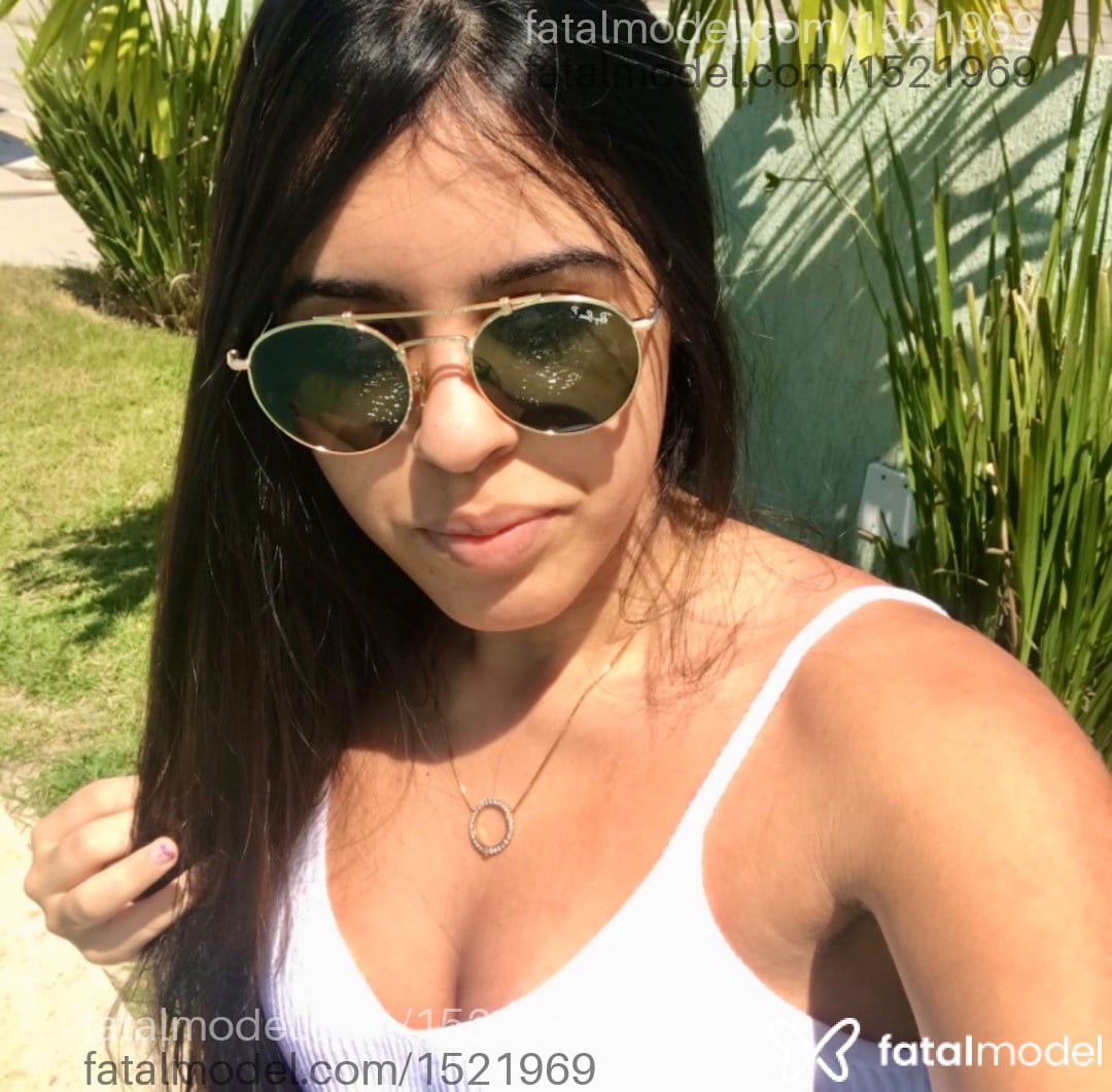 Acompanhante mulher morena (o) de olhos pretos - Sara Aguiar