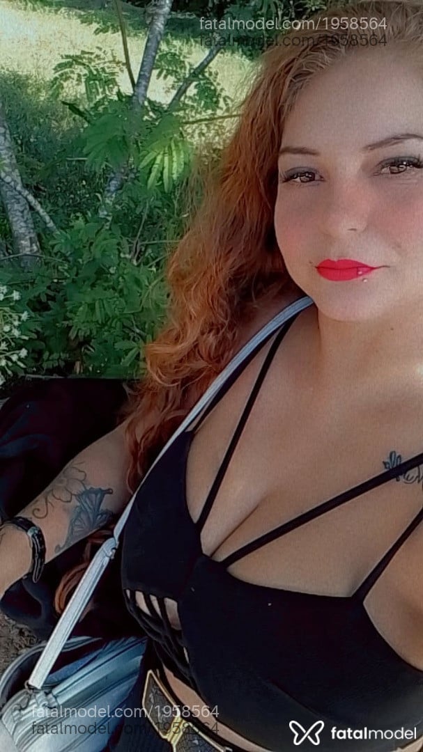 Acompanhante mulher ruiva (o) de olhos castanhos - Juliana