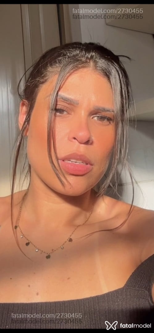 Acompanhante mulher com cabelo castanho de olhos castanhos - Airáa Santos