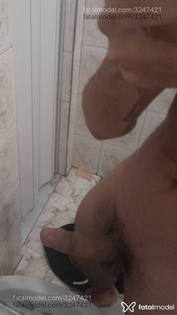 Acompanhante homem morena (o) de olhos castanhos em Virtual - Tristan