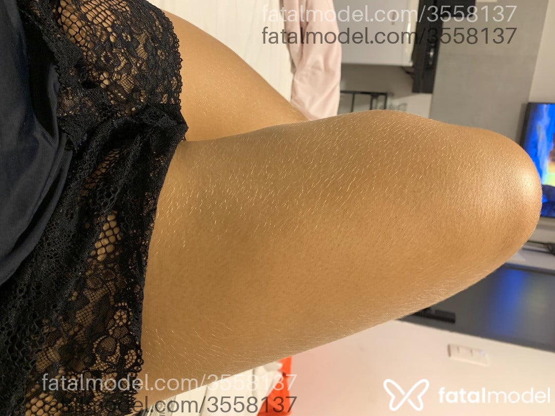 Acompanhante mulher com cabelo castanho de olhos castanhos - Cleo Honorato