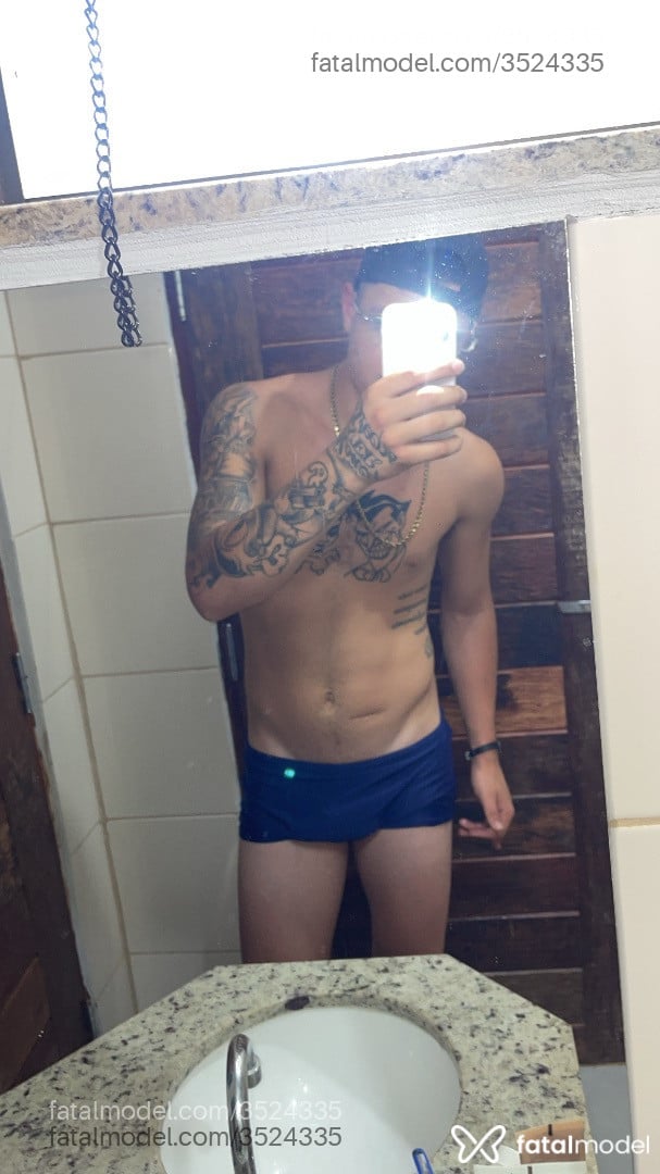 Acompanhante homem morena (o) de olhos castanhos - Lucas