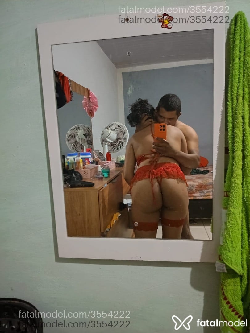 Acompanhante mulher morena (o) de olhos pretos - Clara