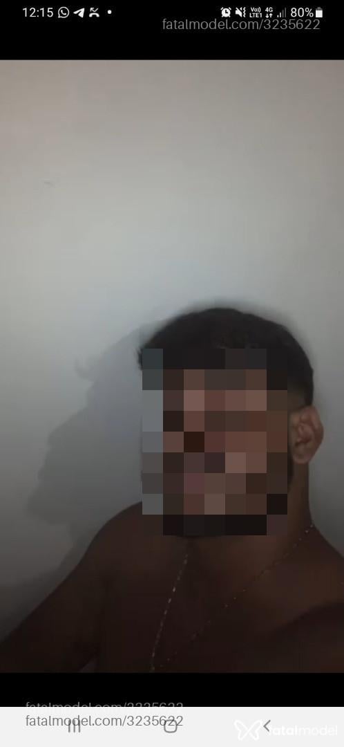 Acompanhante homem com cabelo castanho de olhos mel - Agroboybruto