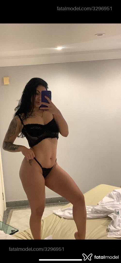 Acompanhante mulher morena (o) de olhos castanhos - Layla