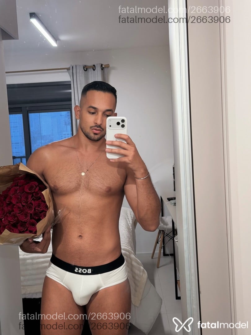 Acompanhante homem morena (o) de olhos castanhos - Lucas Viana