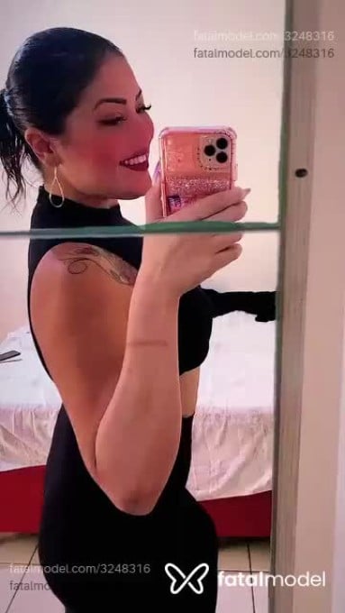 Acompanhante mulher com cabelo castanho de olhos castanhos em Campo Grande Acompanhante mulher com cabelo castanho de olhos castanhos em Campo Grande - Maah Takamura