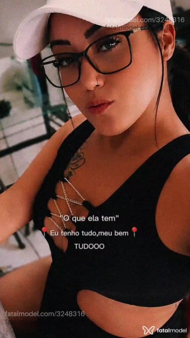 Acompanhante mulher com cabelo castanho de olhos castanhos em Campo Grande Acompanhante mulher com cabelo castanho de olhos castanhos em Campo Grande - Maah Takamura