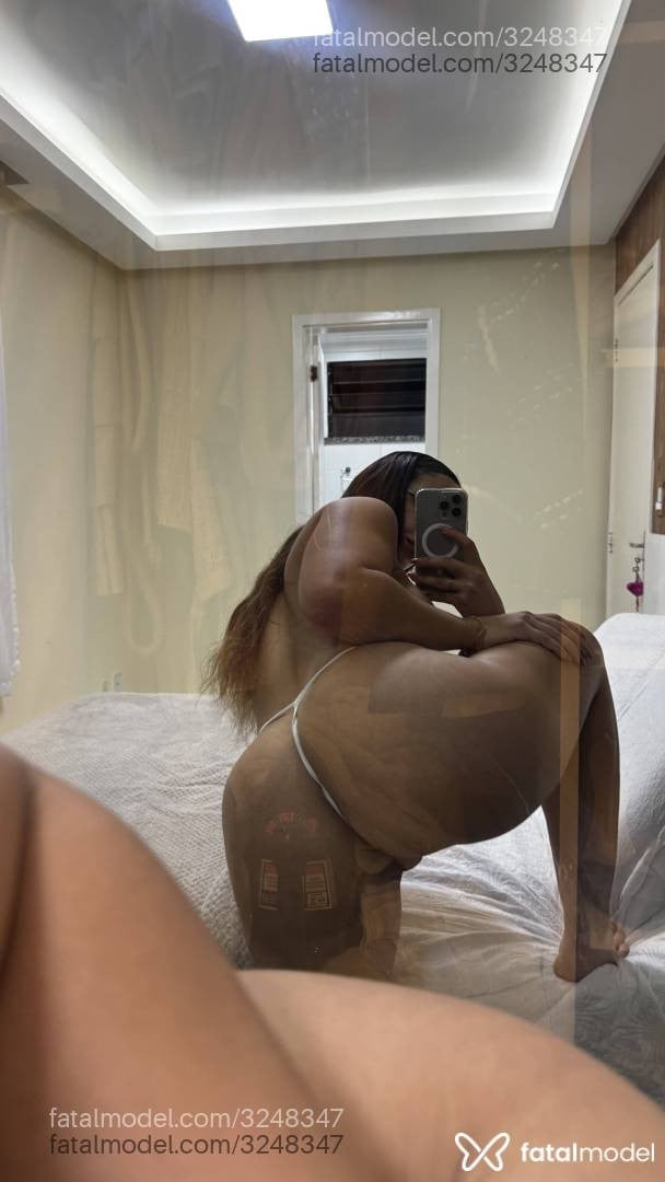 Acompanhante mulher com cabelo castanho de olhos mel em Vitória da Conquista - Elena Silva