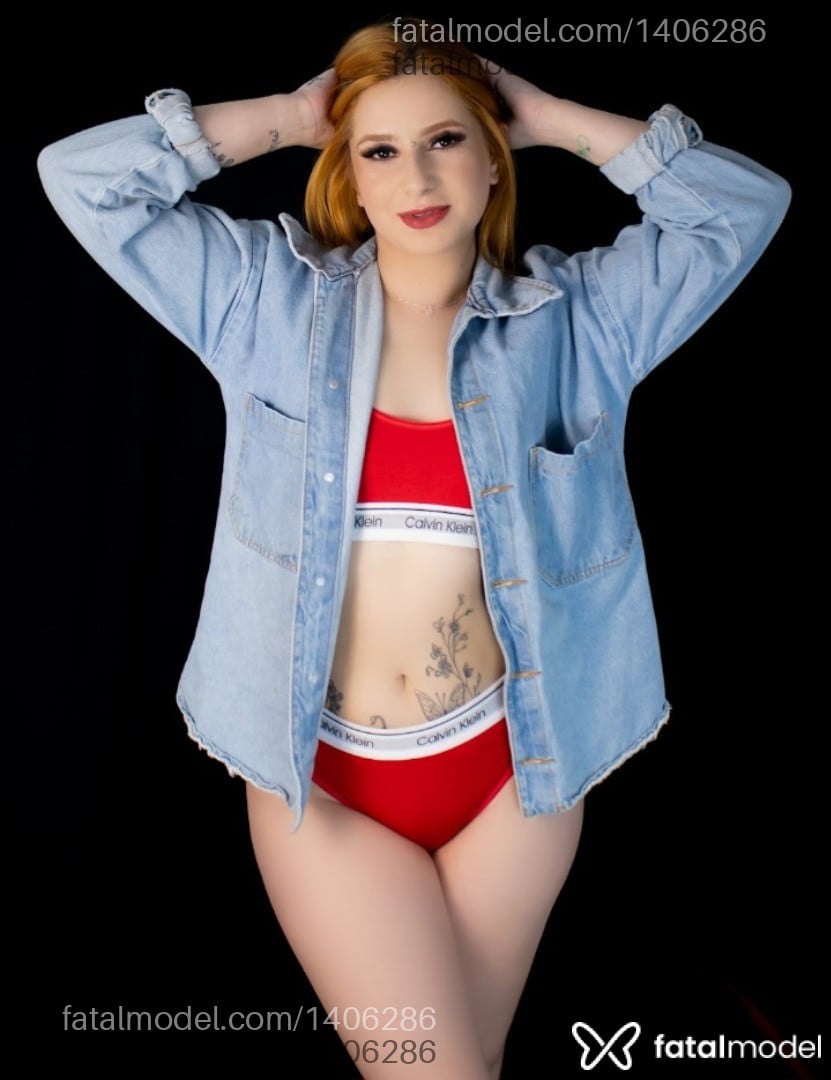 Acompanhante mulher ruiva (o) de olhos castanhos - Isabella