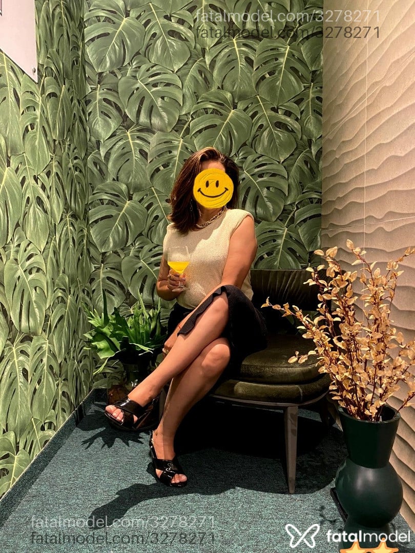 Acompanhante mulher com cabelo castanho de olhos castanhos - Mariana Torres