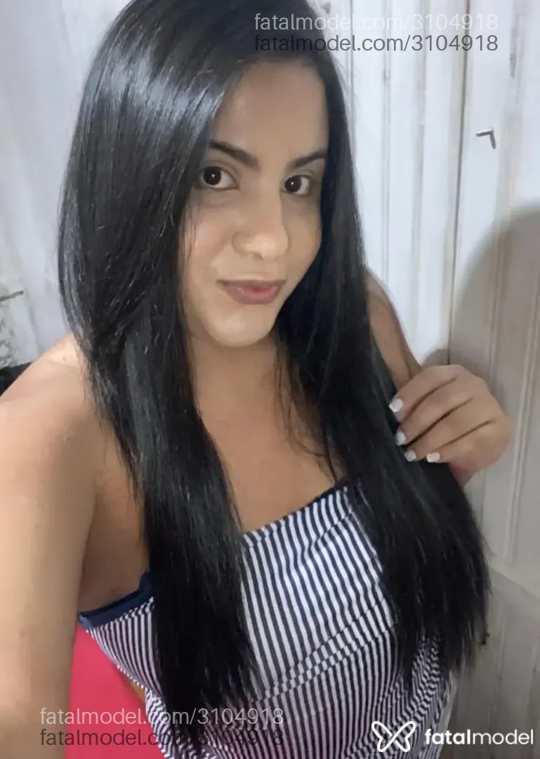 Acompanhante mulher trans morena (o) de olhos pretos - Cabalona Guerra