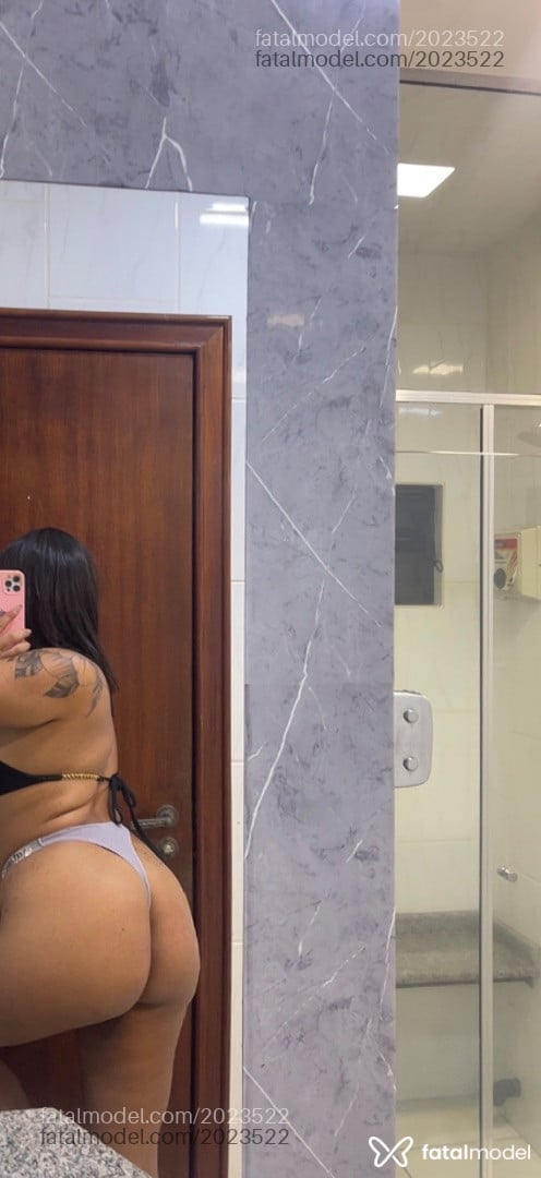 Acompanhante mulher morena (o) de olhos castanhos - Medusa