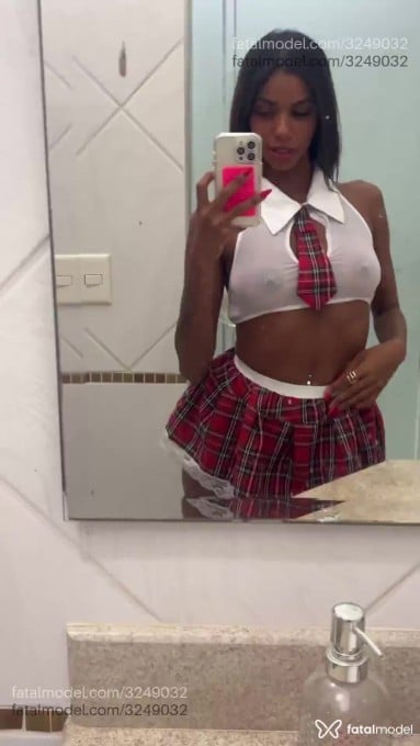 Acompanhante mulher morena (o) de olhos pretos em Araguari - Esthefany
