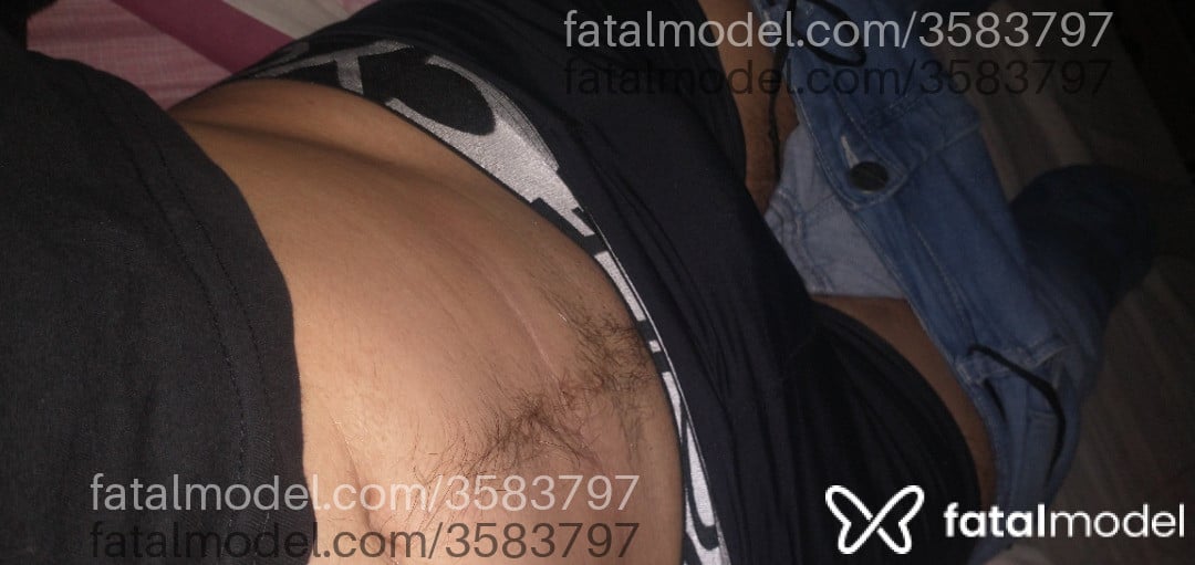 Acompanhante homem com cabelo grisalho de olhos castanhos - Reijustin