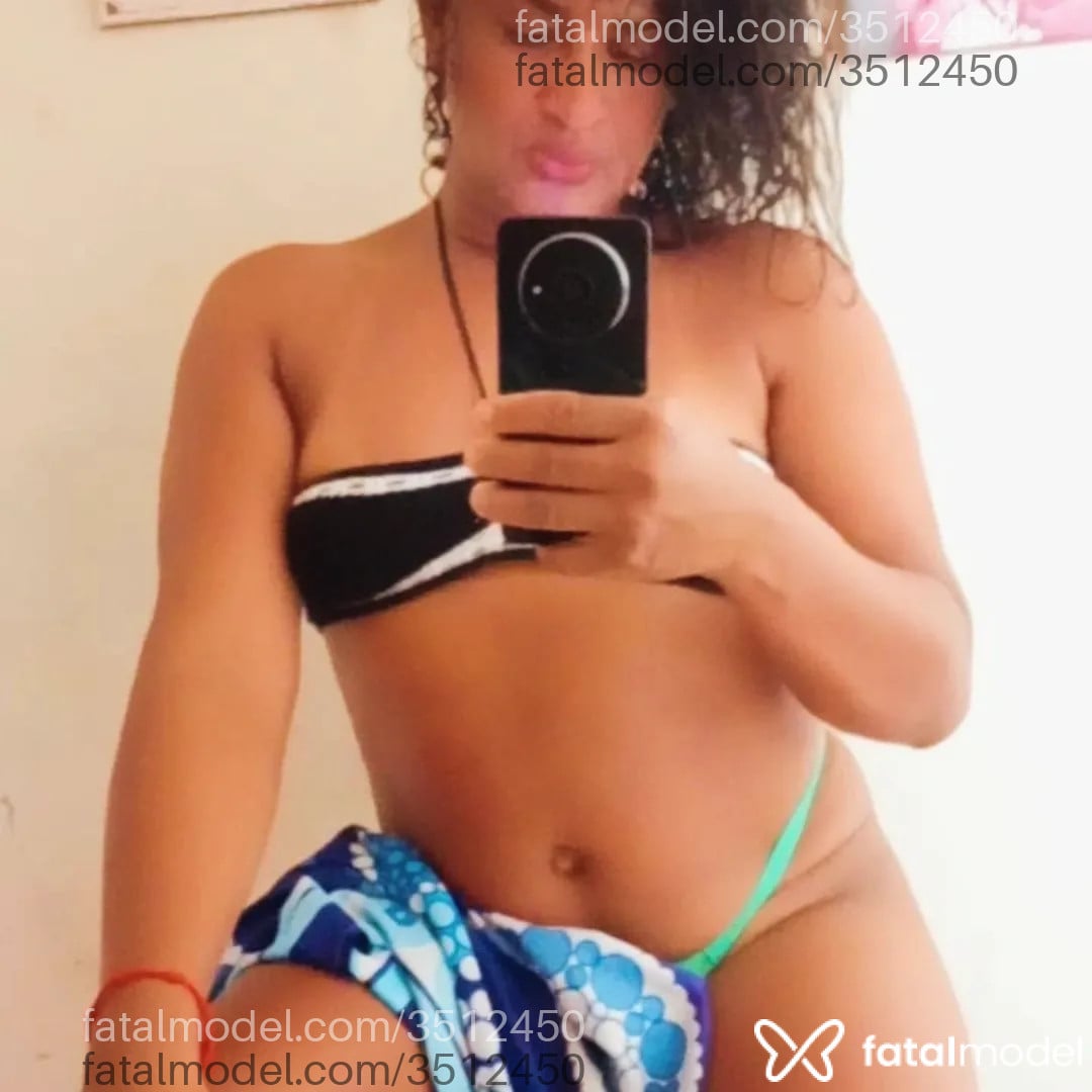 Acompanhante mulher trans morena (o) de olhos pretos - Shakira Rochelle