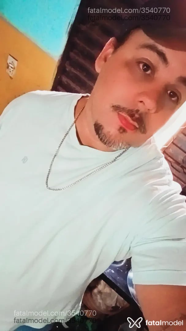 Acompanhante homem com cabelo castanho de olhos castanhos - Rickinho Gordin